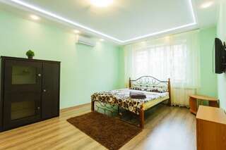 Апартаменты Квартира рядом з метро Мінська Киев Апартаменты - 1-й этаж-23