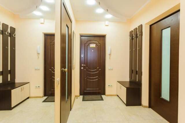 Апартаменты Квартира рядом з метро Мінська Киев-17